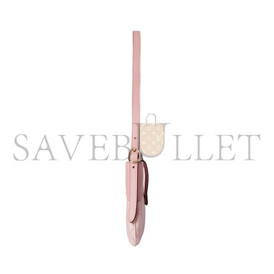 GUCCI GG EMBLEM SMALL SHOULDER BAG 820696 (23*13*2cm)